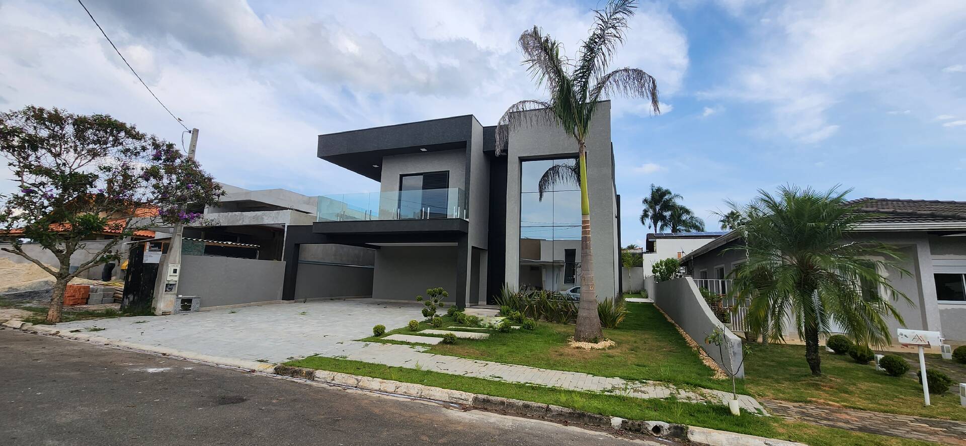 Casa de Condomínio à venda com 4 quartos, 600m² - Foto 1