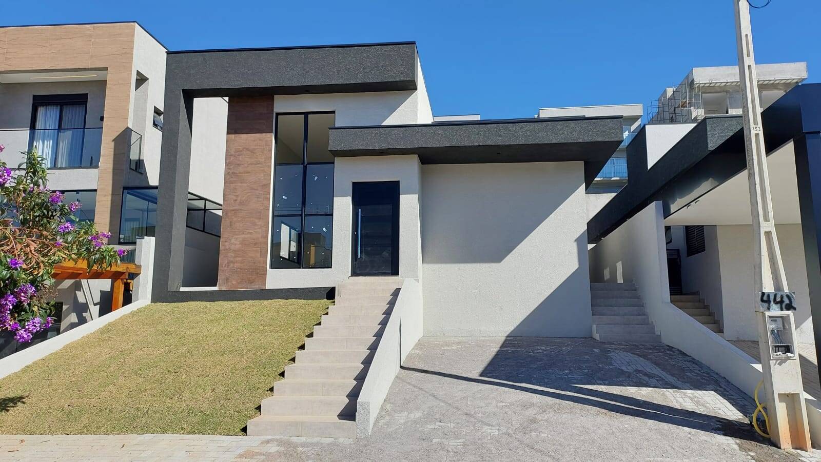 Casa de Condomínio à venda com 3 quartos, 405m² - Foto 1