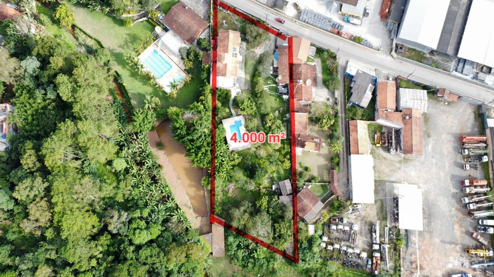 Sobrado à venda com 4 quartos, 4000m² - Foto 2