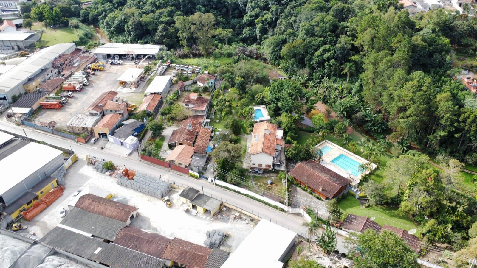 Sobrado à venda com 4 quartos, 4000m² - Foto 4