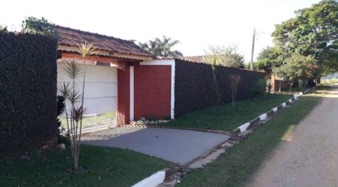 Casa à venda com 4 quartos, 1000m² - Foto 2