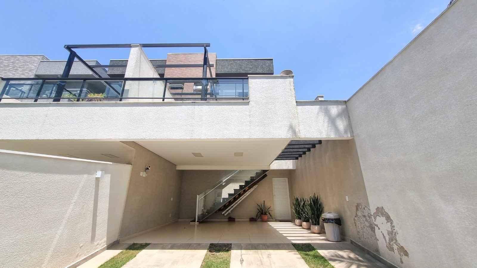 Casa à venda com 3 quartos, 251m² - Foto 2