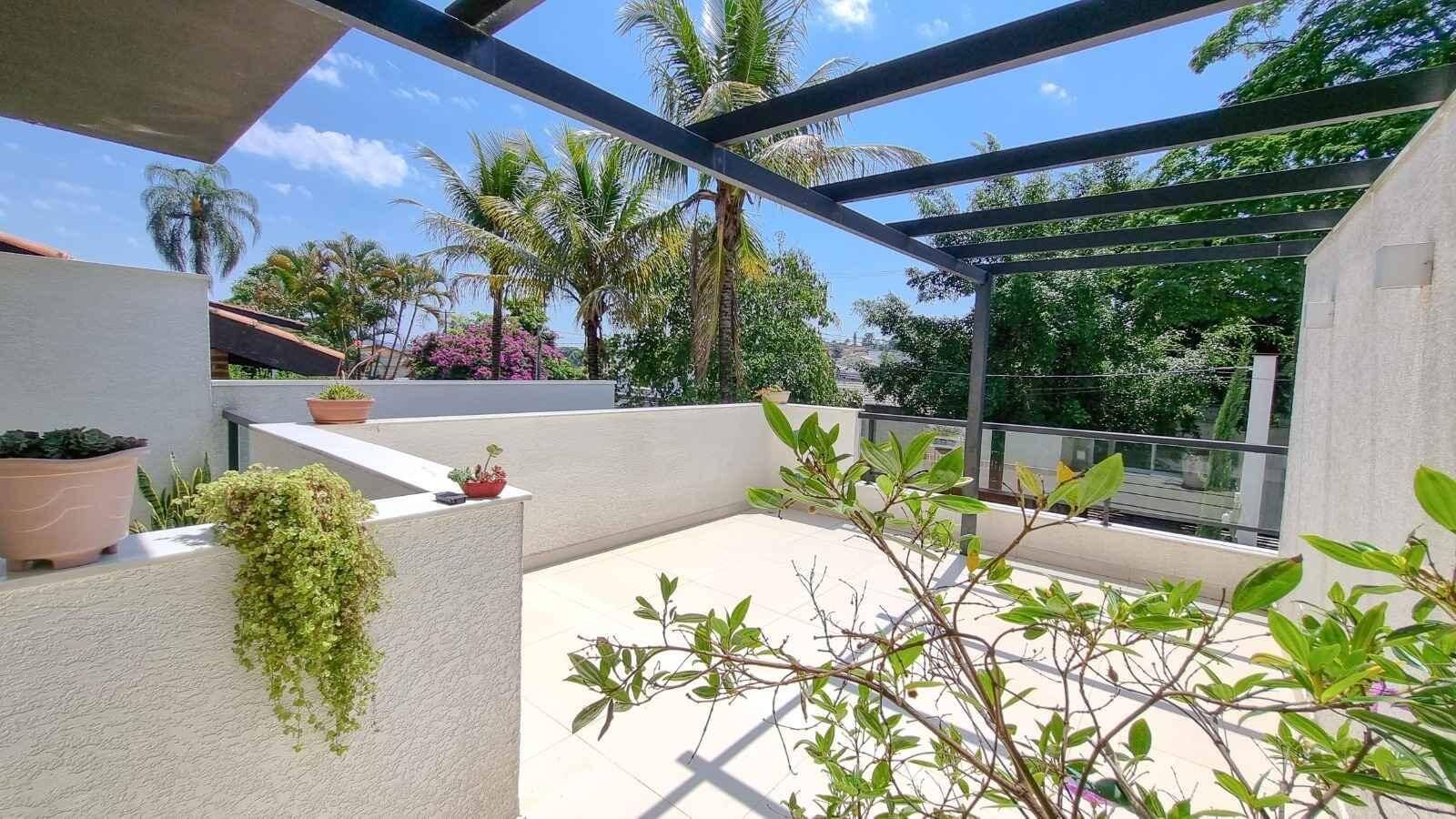 Casa à venda com 3 quartos, 251m² - Foto 4