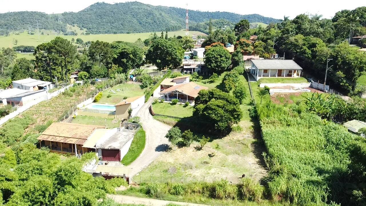 Casa à venda com 3 quartos, 2300m² - Foto 44