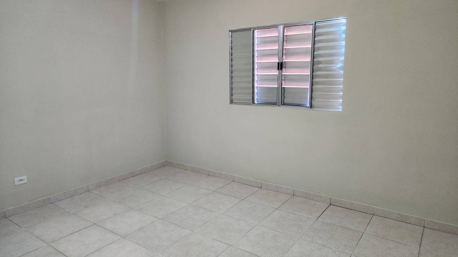 Casa à venda com 1 quarto, 55m² - Foto 4