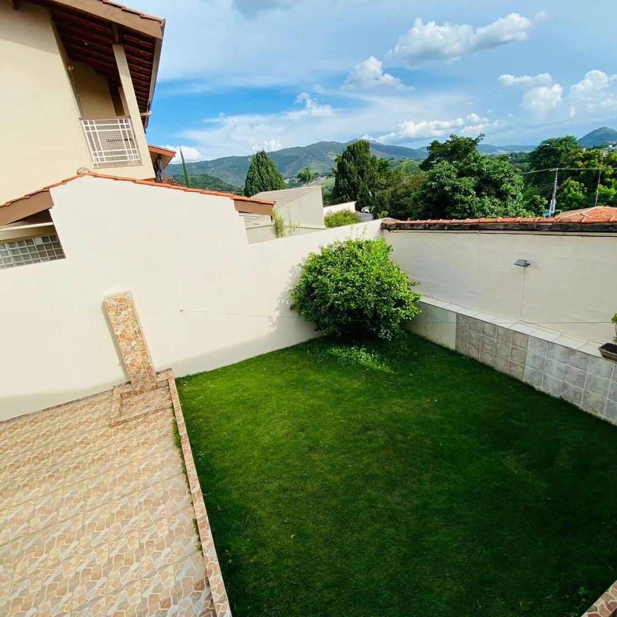 Casa à venda com 4 quartos, 300m² - Foto 13