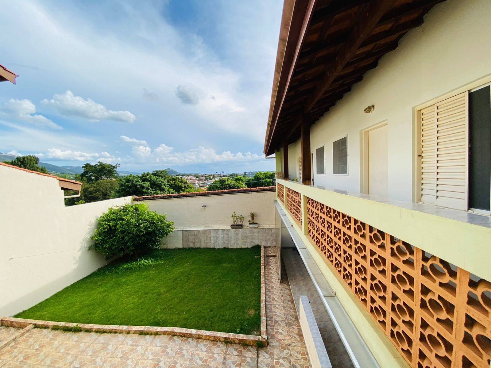 Casa à venda com 4 quartos, 300m² - Foto 16