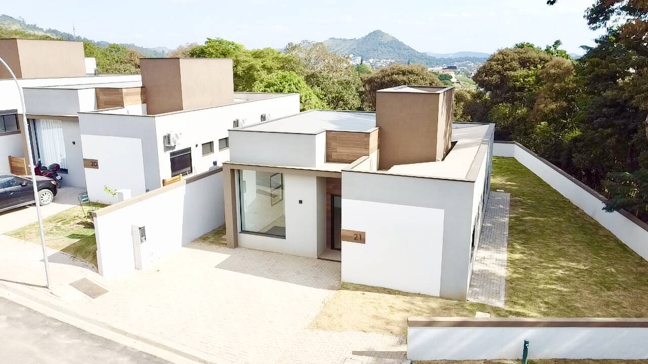 Casa de Condomínio à venda com 3 quartos, 438m² - Foto 1