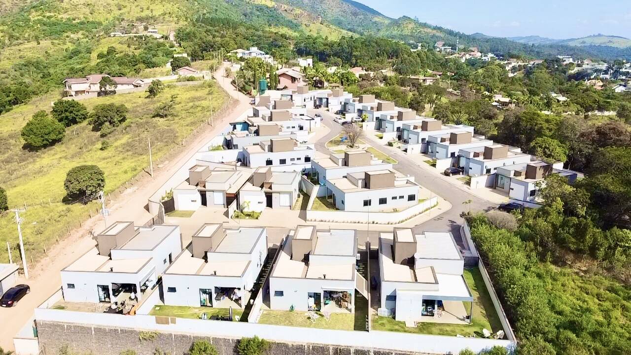 Casa de Condomínio à venda com 3 quartos, 438m² - Foto 2