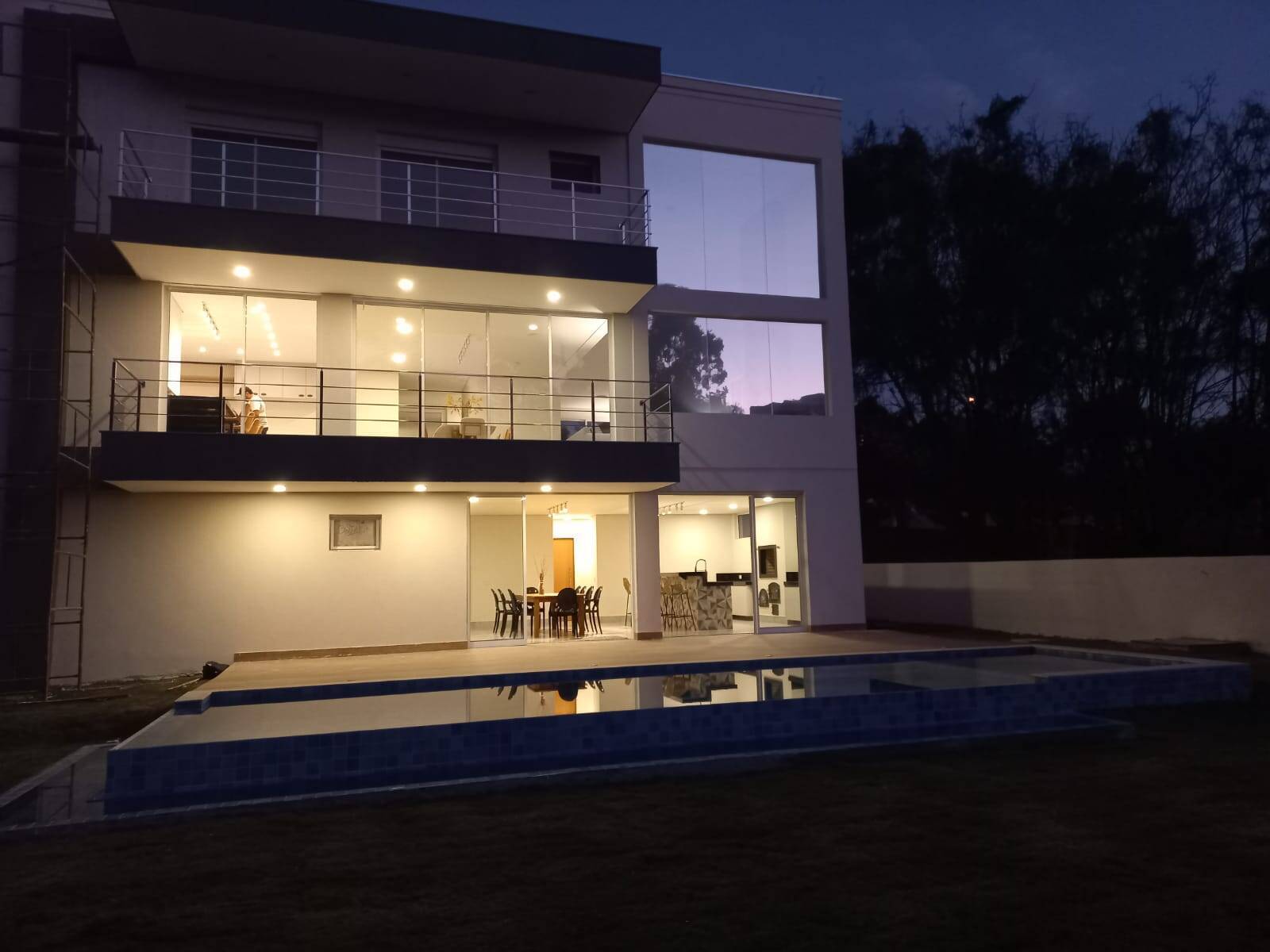 Casa de Condomínio à venda com 5 quartos, 940m² - Foto 1