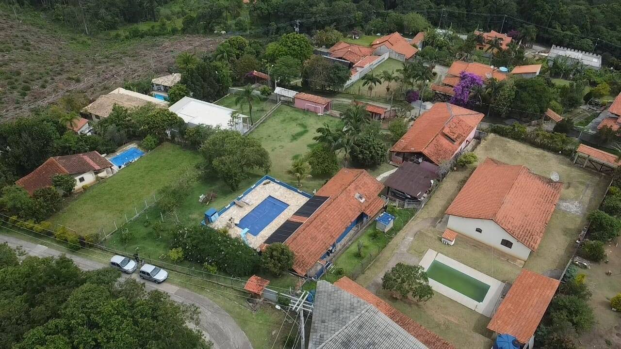 Casa à venda com 2 quartos, 1200m² - Foto 1