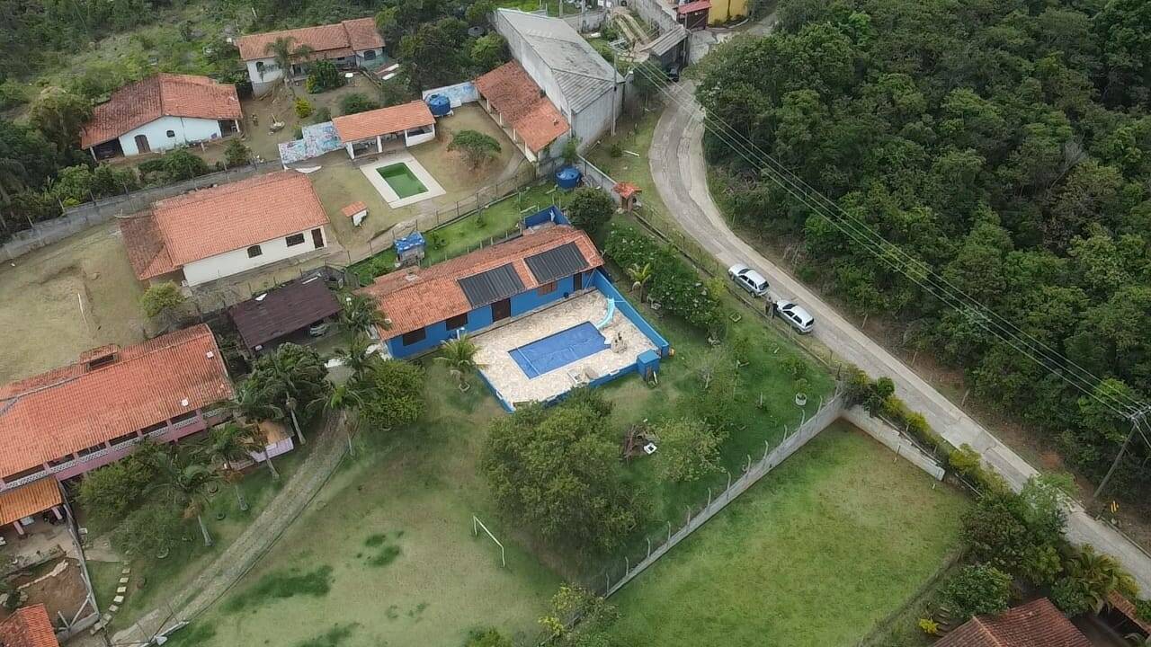 Casa à venda com 2 quartos, 1200m² - Foto 5