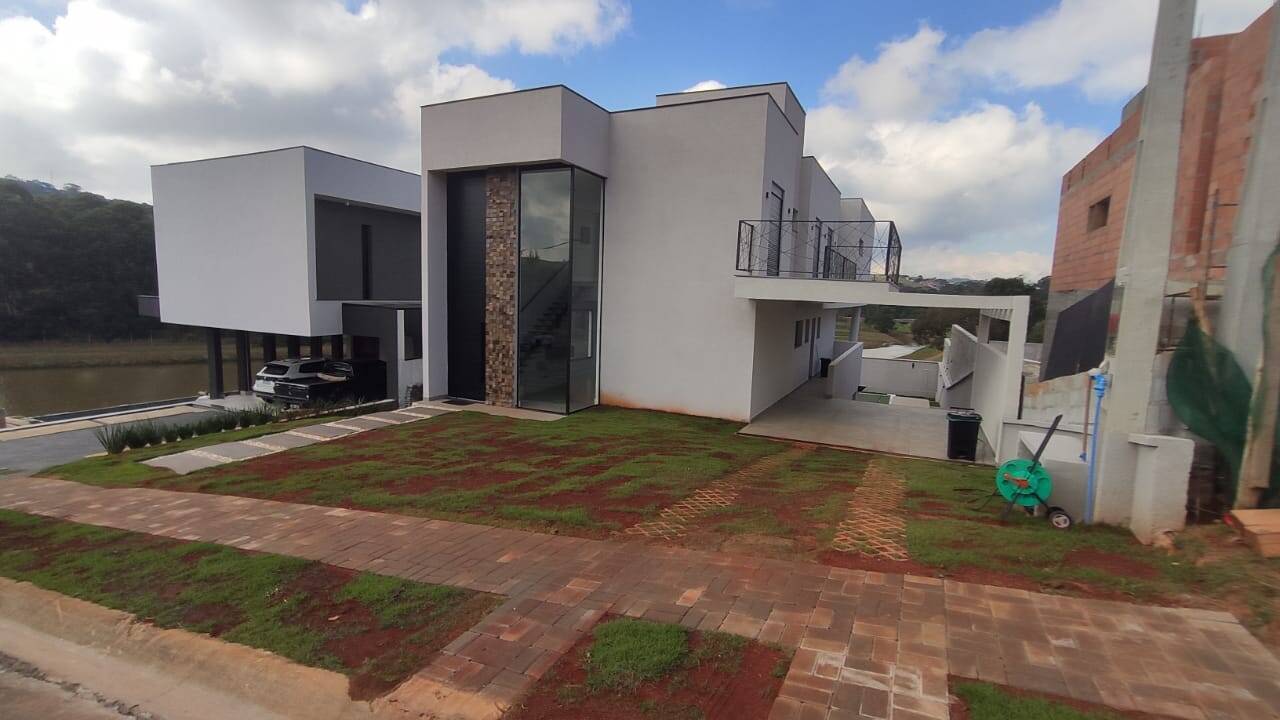 Casa à venda com 4 quartos, 600m² - Foto 2