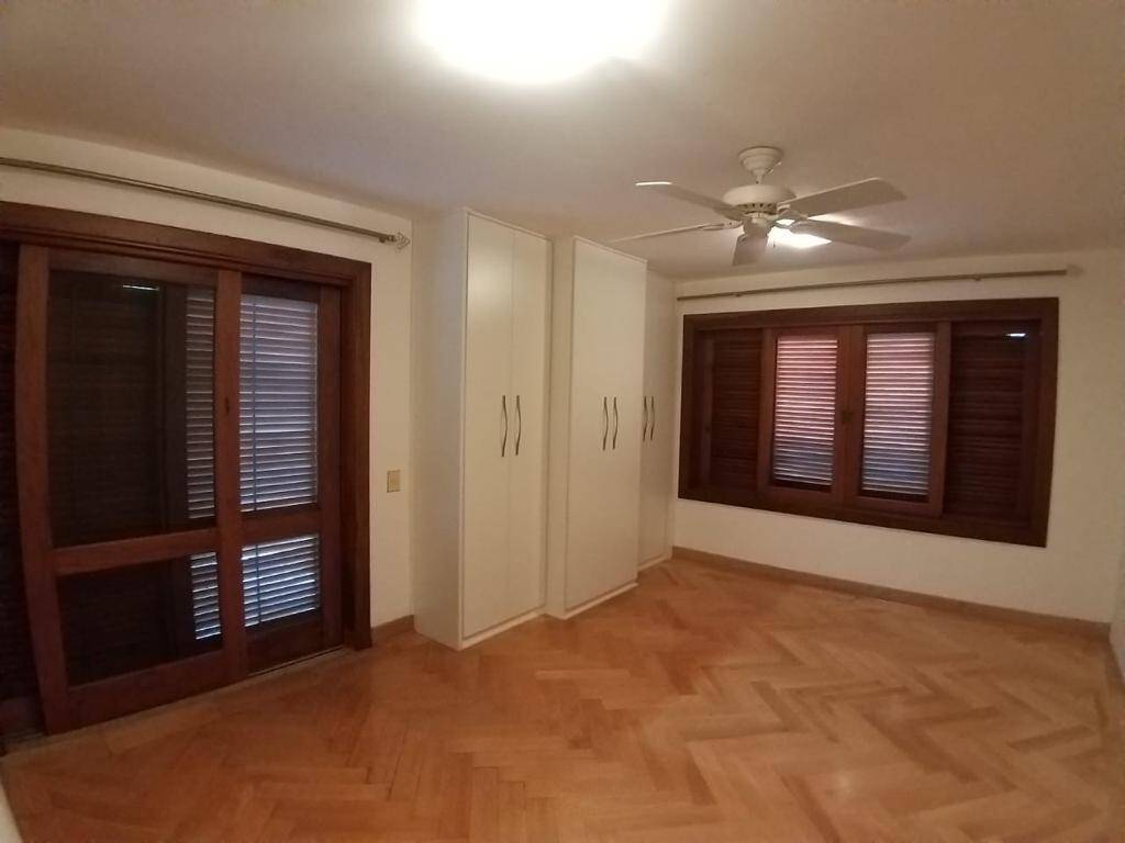 Casa à venda com 3 quartos, 1500m² - Foto 4